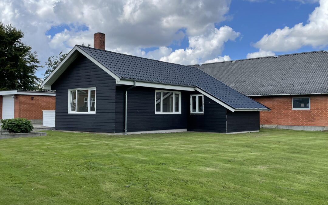 Lille hus på landet med god udsigt